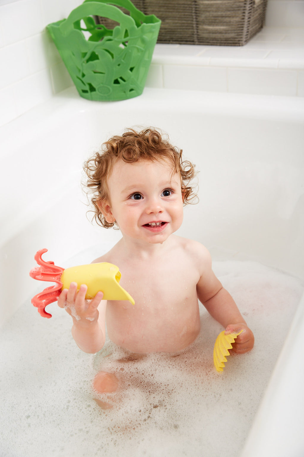 Bath toys outlet for newborns