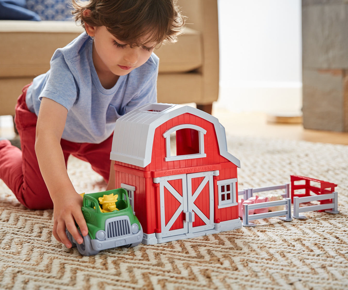 Juego De Granja De Green Toys - Incluye Establo, Camioneta, Animales Y Personajes | Juguete Ecológico Para Niños +2 Años